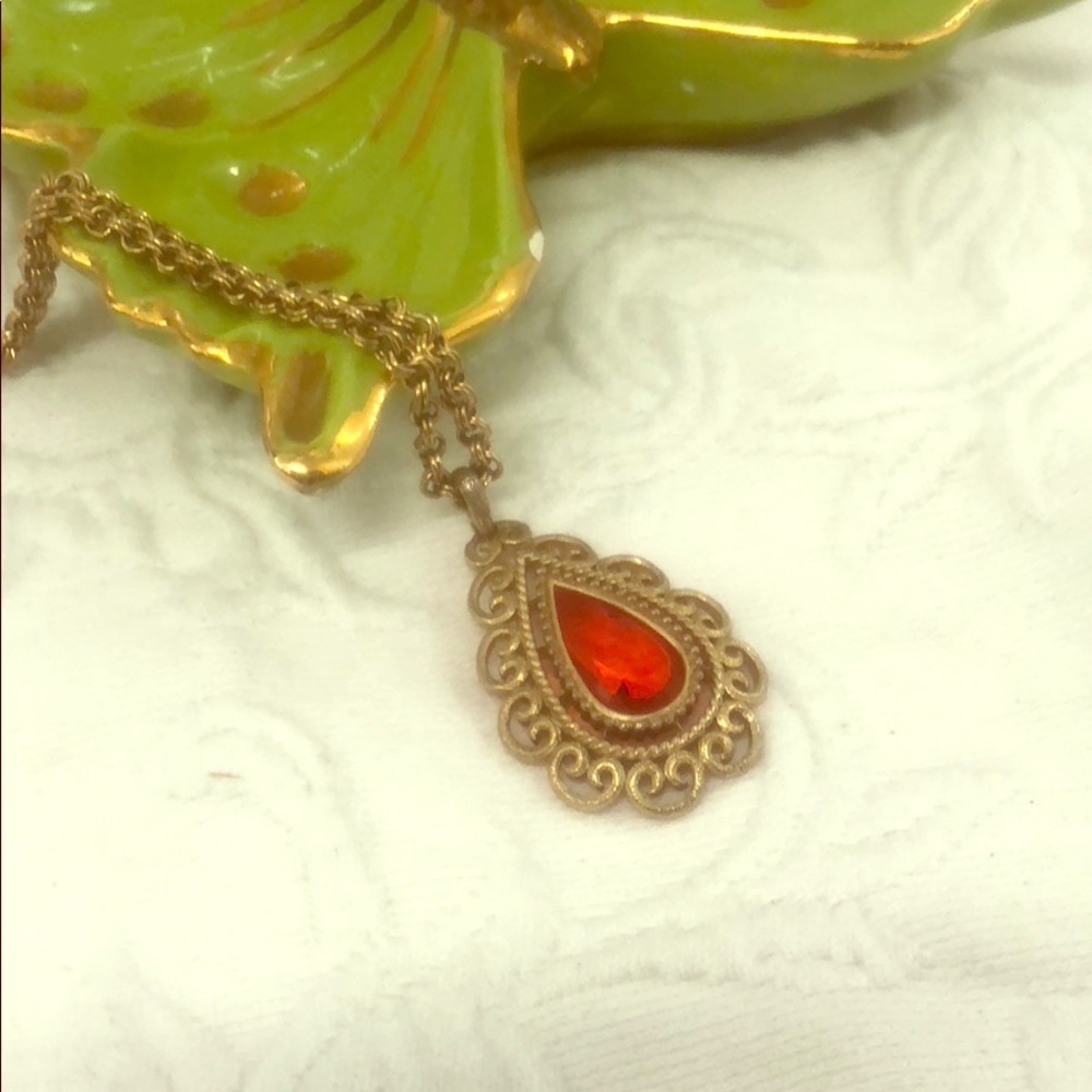 Vintage necklace Red stone